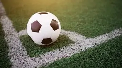 曼联昔日著名边卫托尼·邓恩逝世：生平资料及辉煌生涯盘点